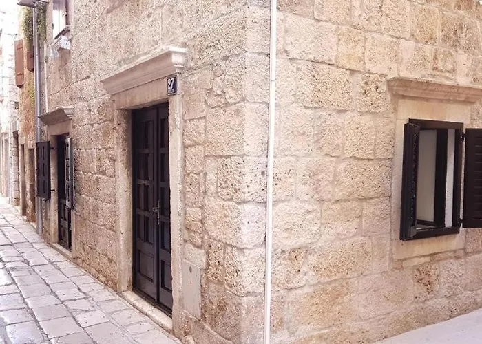 As Lucana Apartment - Ground Floor