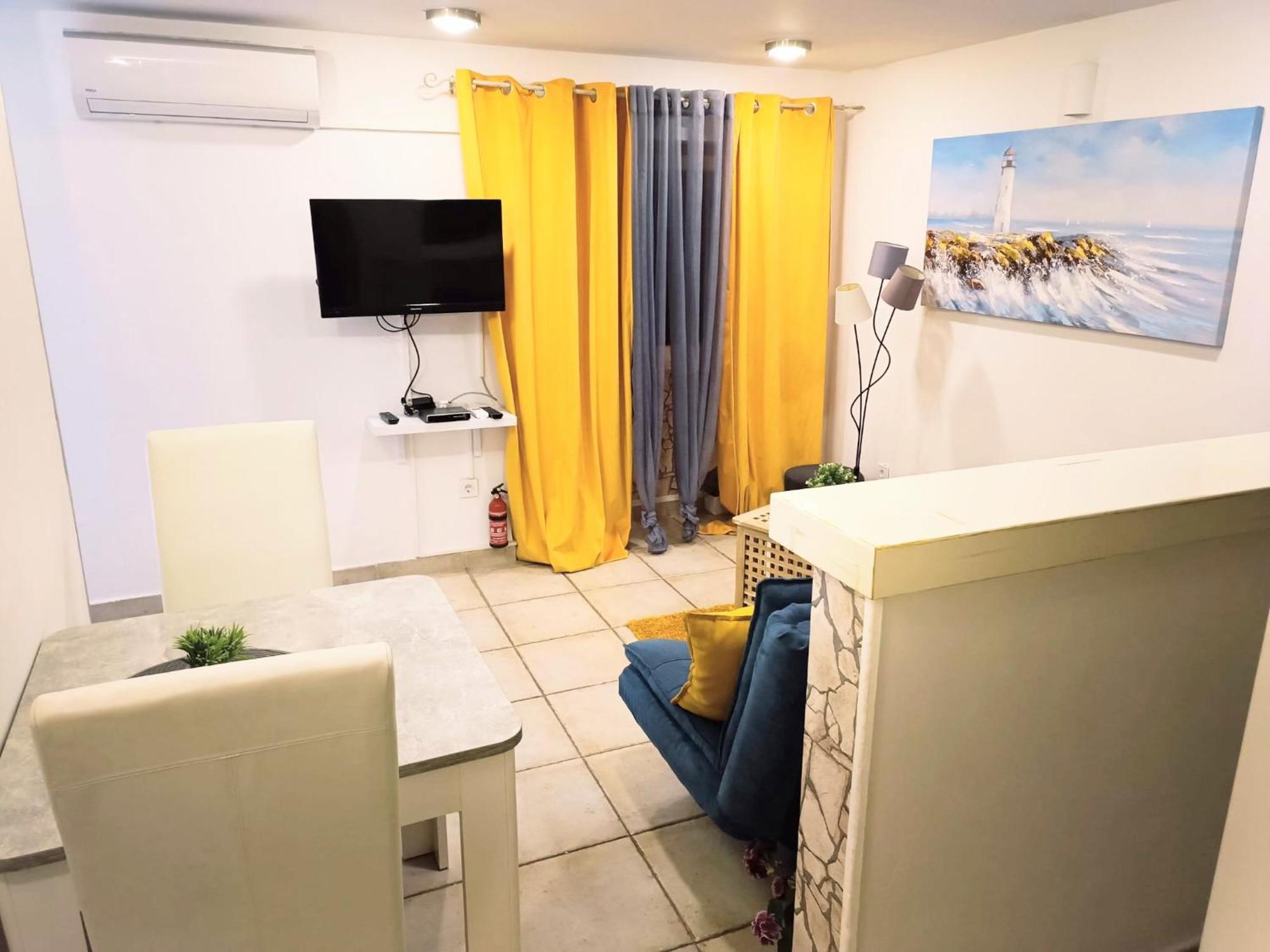 As Lucana - Ground Floor * Vis